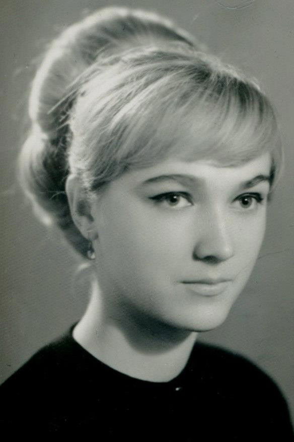 Alla Dutkovska backdrop