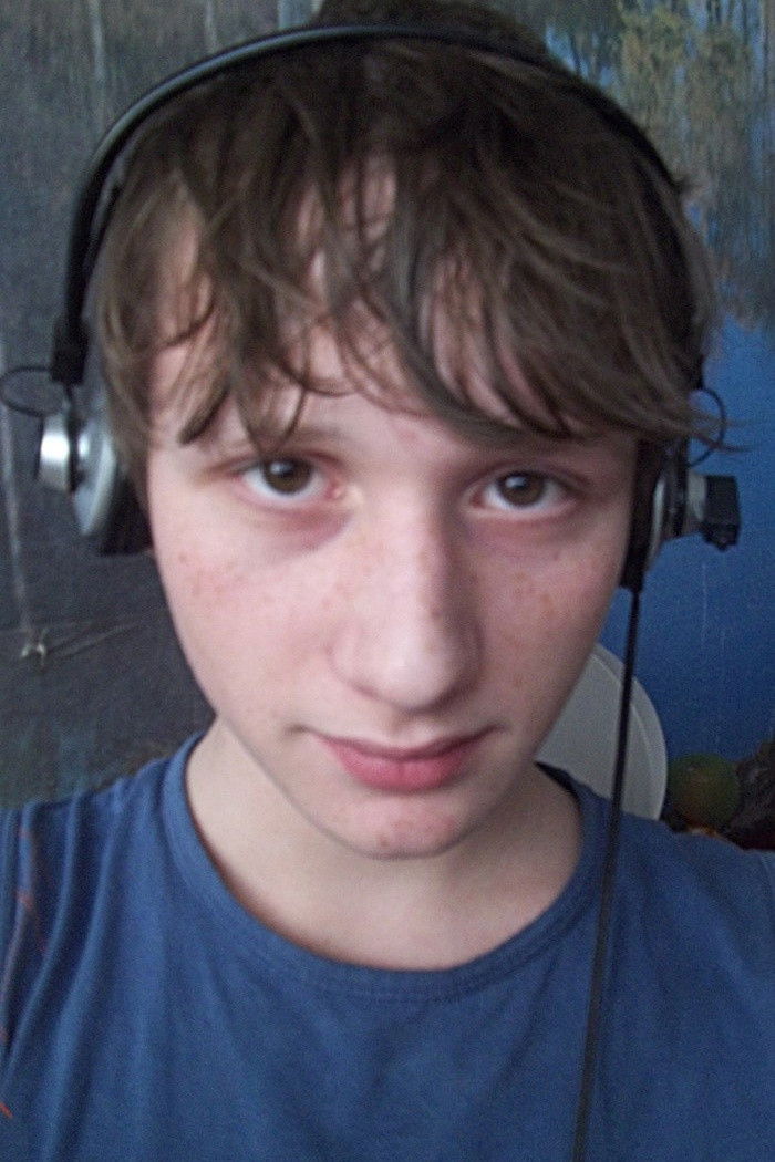 Maxim Avdeev backdrop