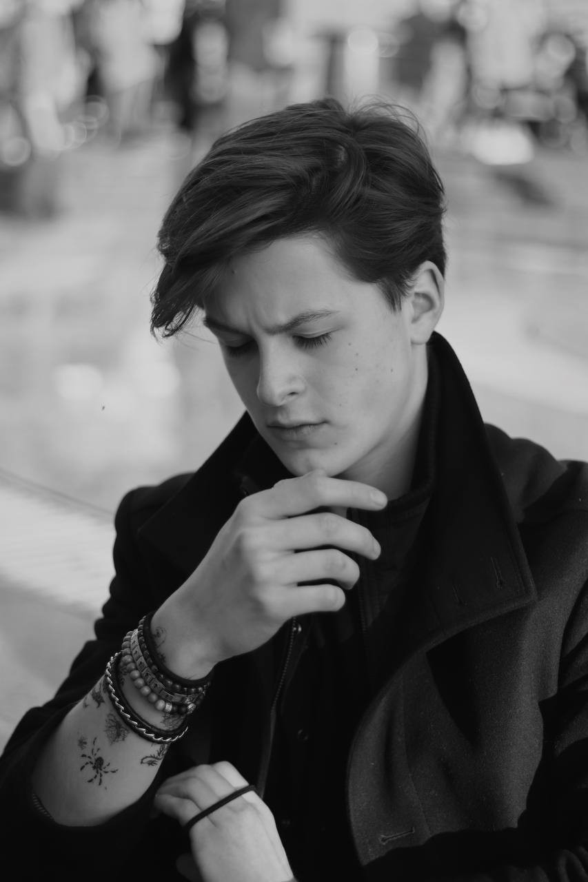 Artem Yemelianov backdrop