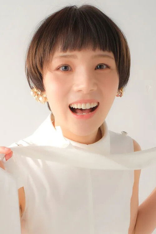 Chinami Karan backdrop