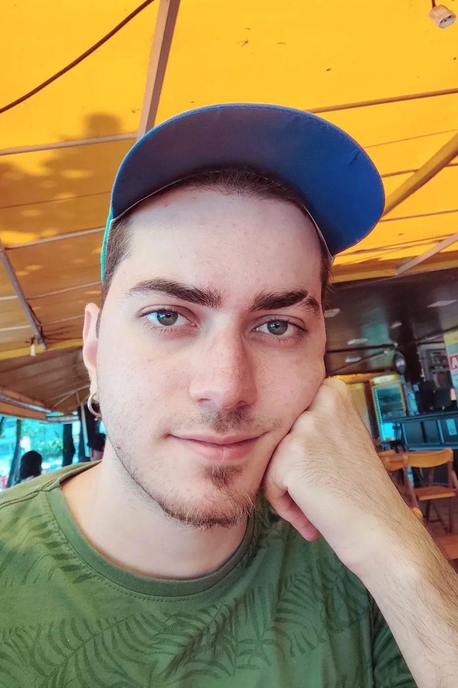 Ricardo Trinca backdrop