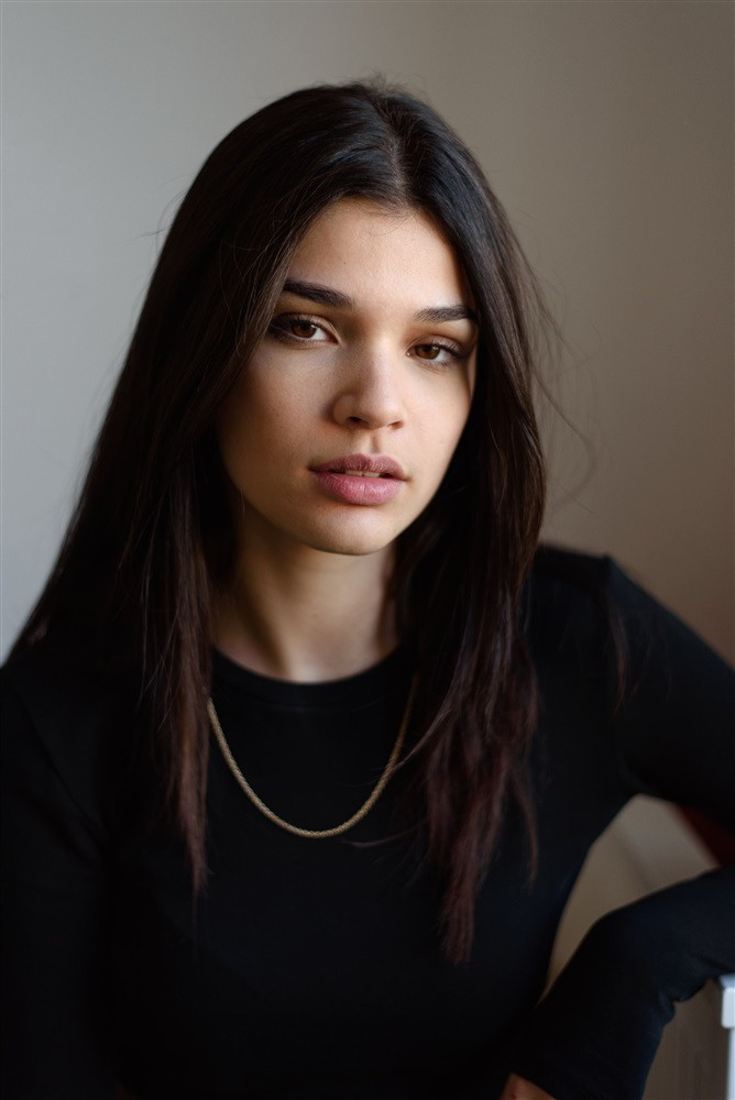 Carla Souary backdrop