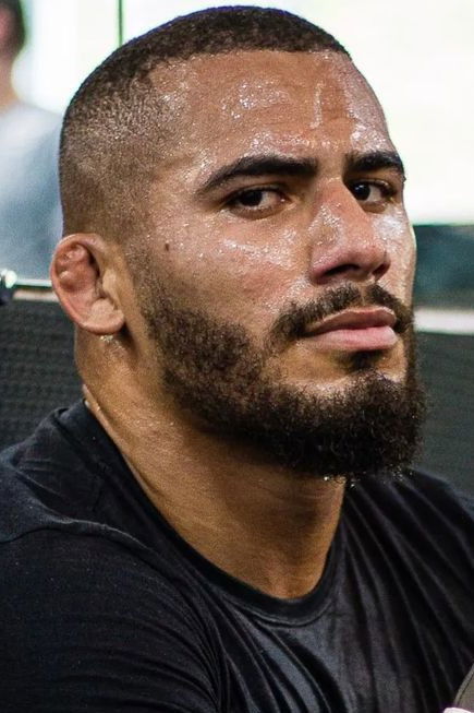 Vitor Petrino backdrop