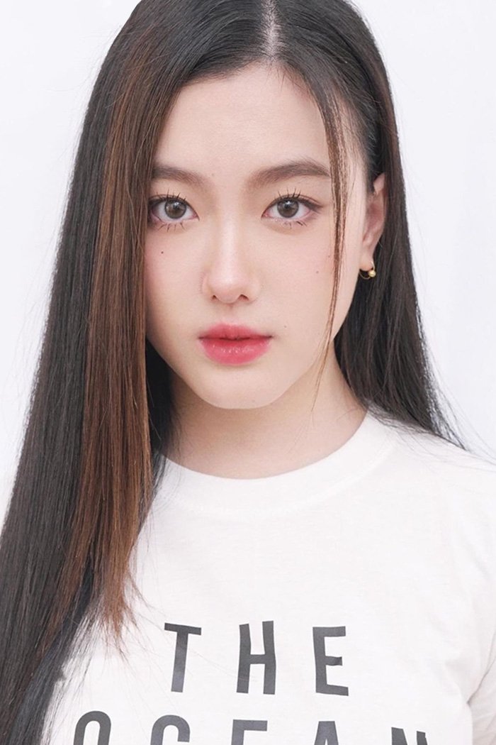 Korranid Laosubinprasoet backdrop