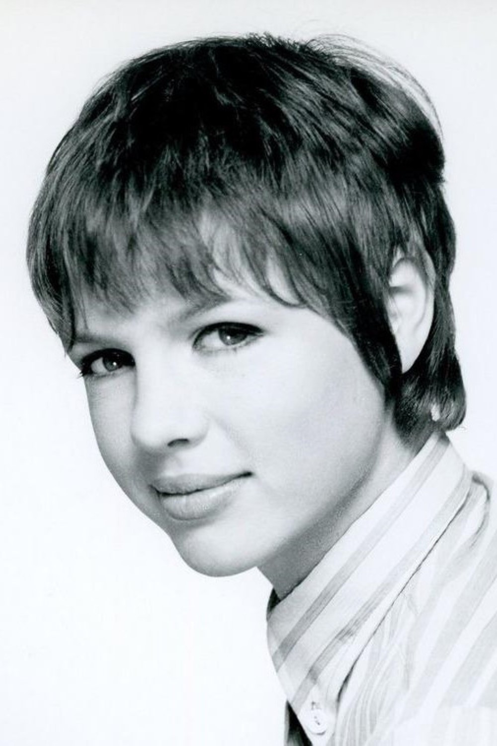 Haydée Politoff backdrop