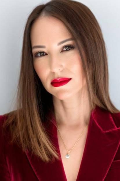 Elizabeth Chang backdrop