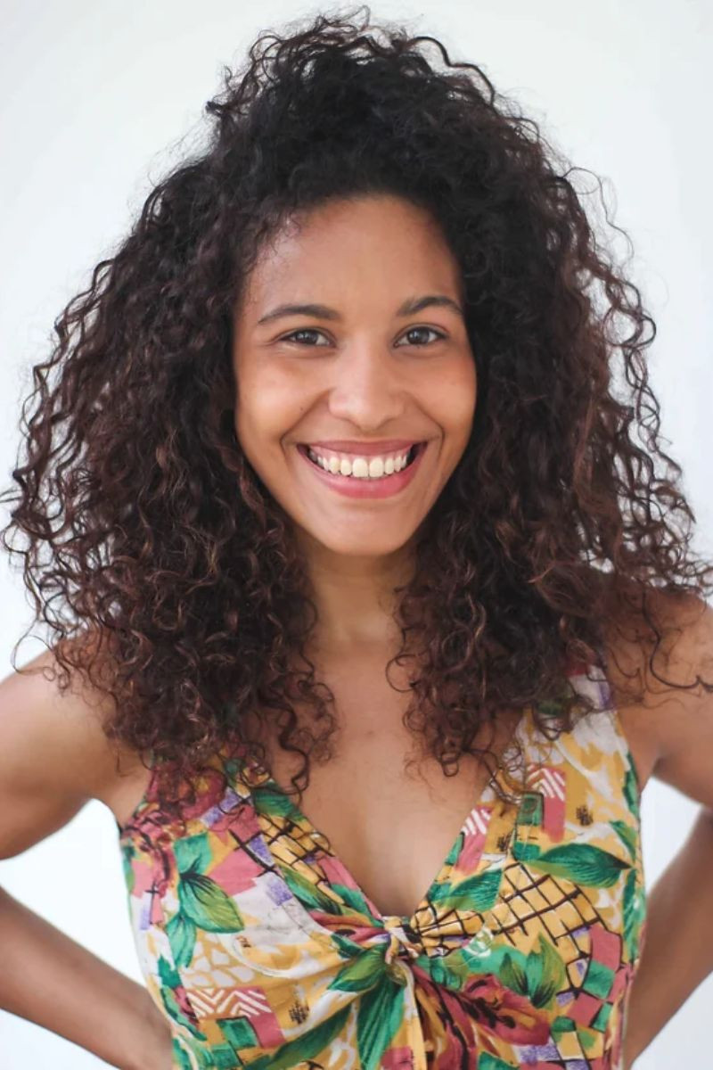 Isamara Castilho backdrop