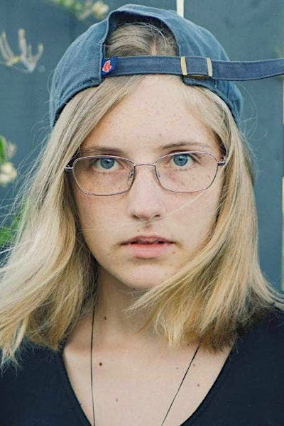 Daya Czepanski backdrop