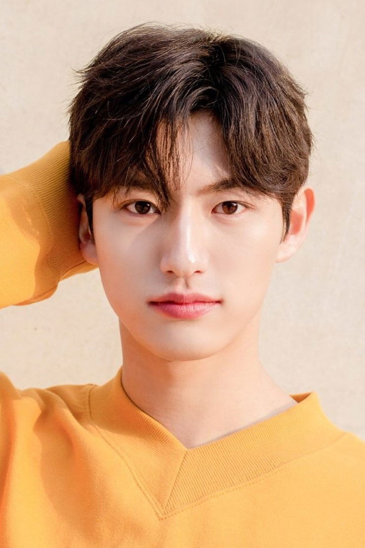 Son Hyun-woo backdrop