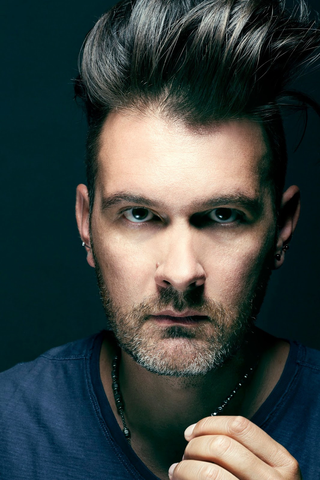 Andrea Mariano backdrop