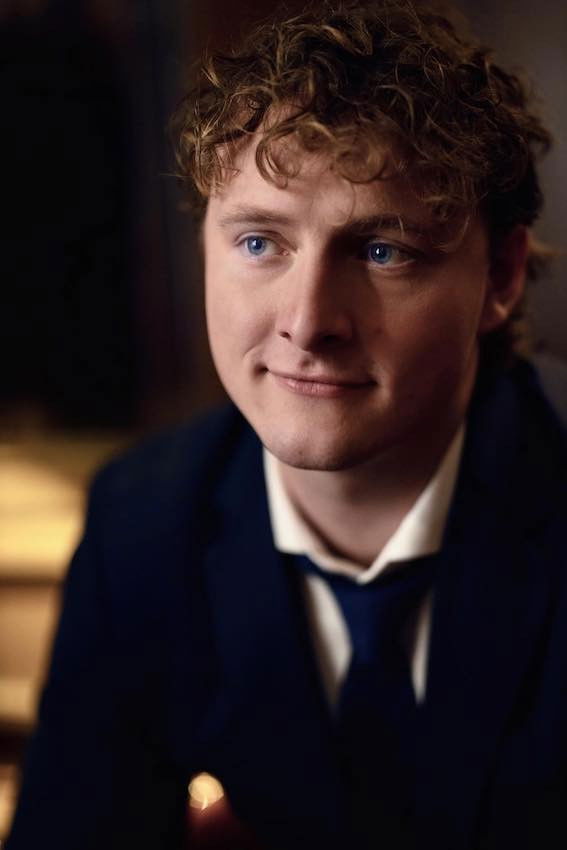 Lasse Koch Engholm backdrop