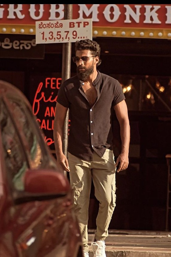 Nitin Tomas backdrop