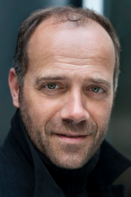 Anton Algrang backdrop