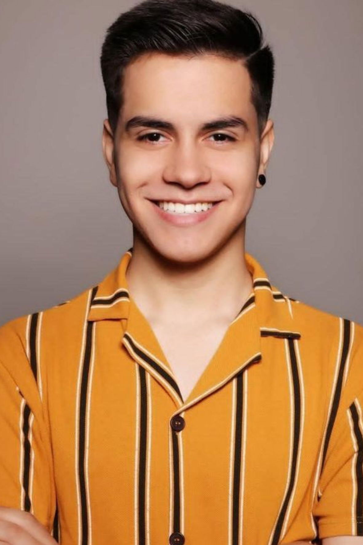 Nicolas Mattos backdrop