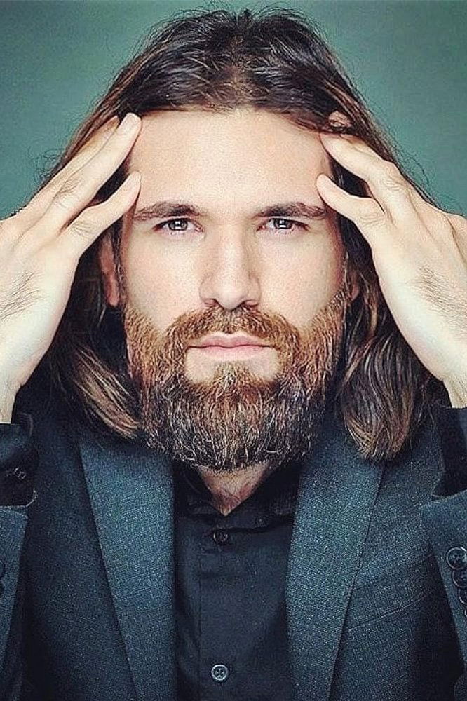 Arsalan Baraheni backdrop