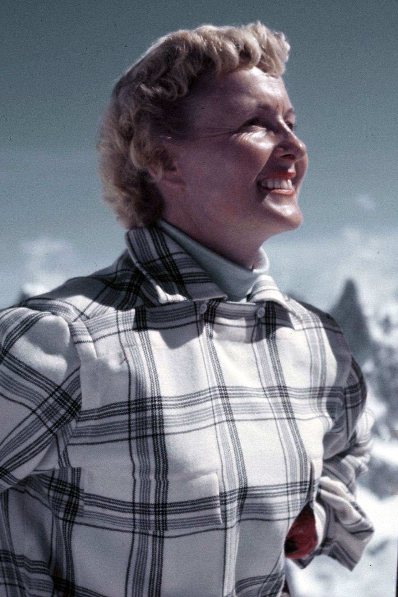 Suzanne Thiollière backdrop