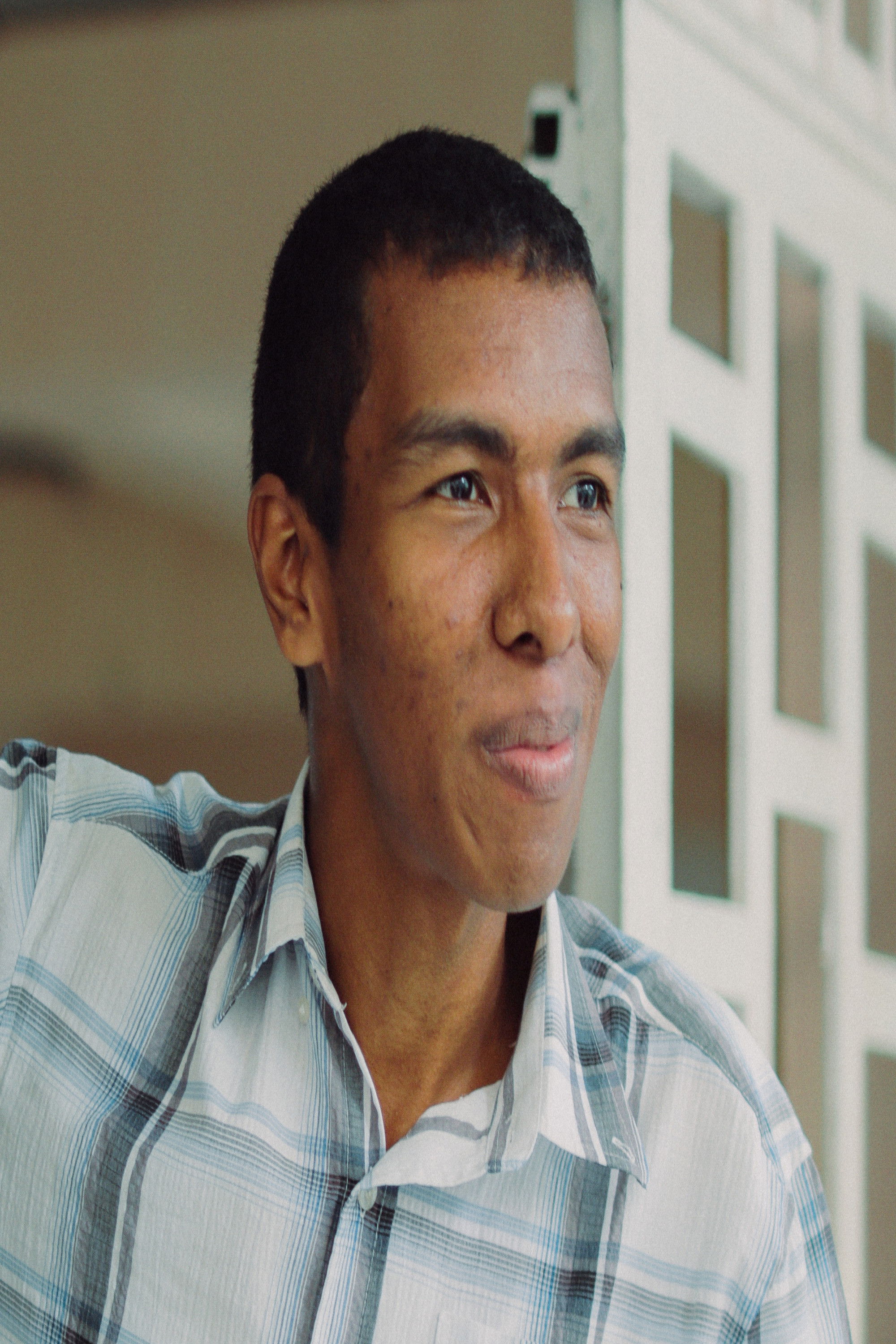 Moisés Moreno backdrop