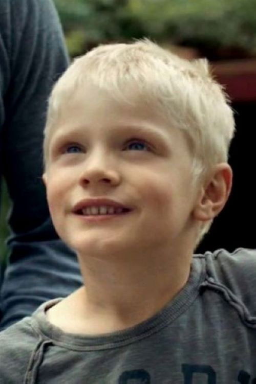 Buster Bjørn Werner backdrop