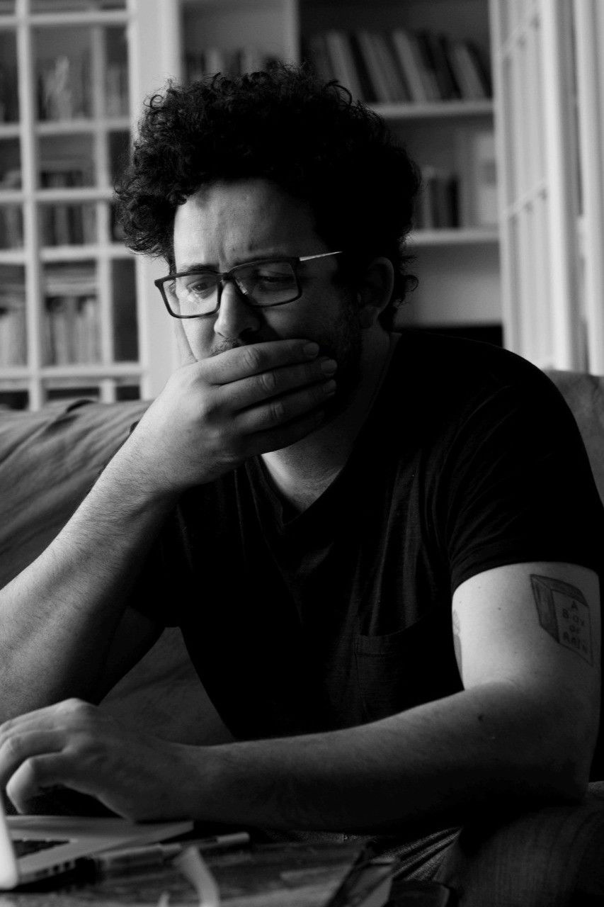 Leandro Barneche backdrop