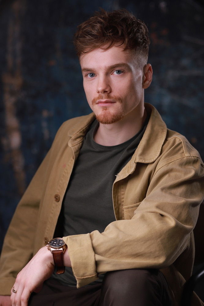 Reece Henderson backdrop