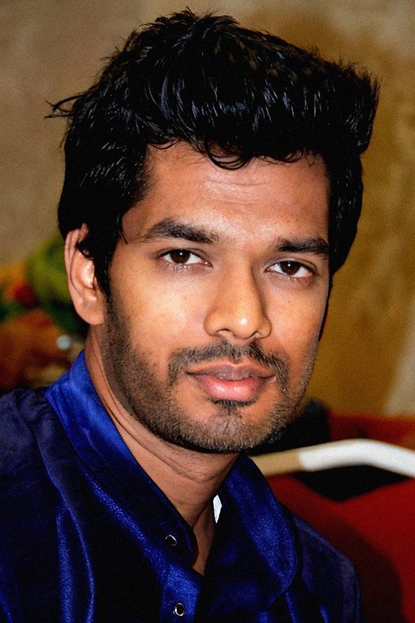 Dharani Rasendran backdrop