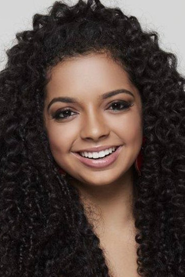 Laura Castro backdrop