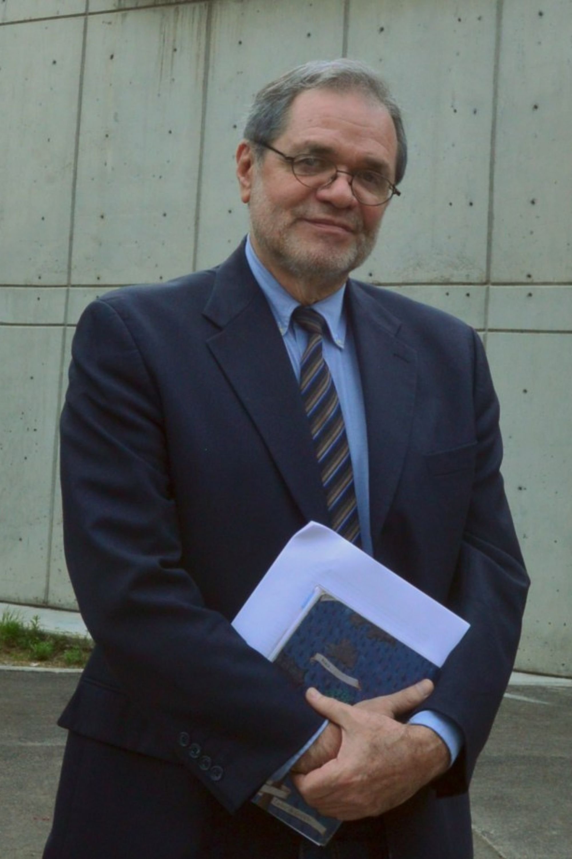 Manuel Elías López Monroy backdrop