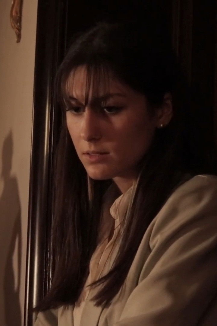 Iria González backdrop