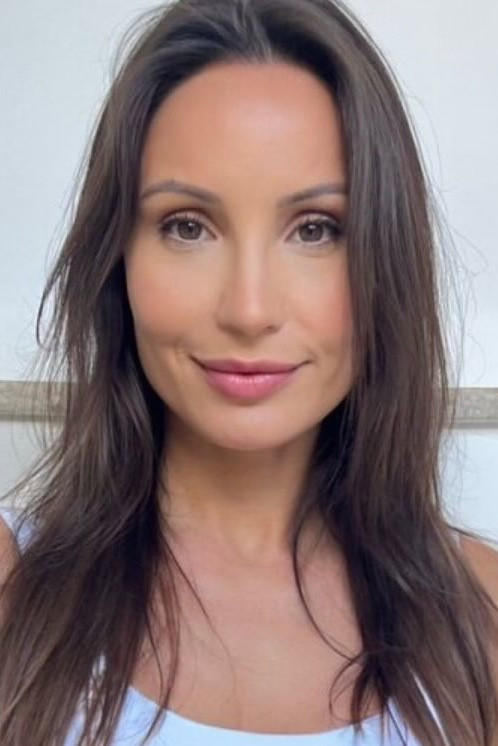 Paola Rodrigues backdrop