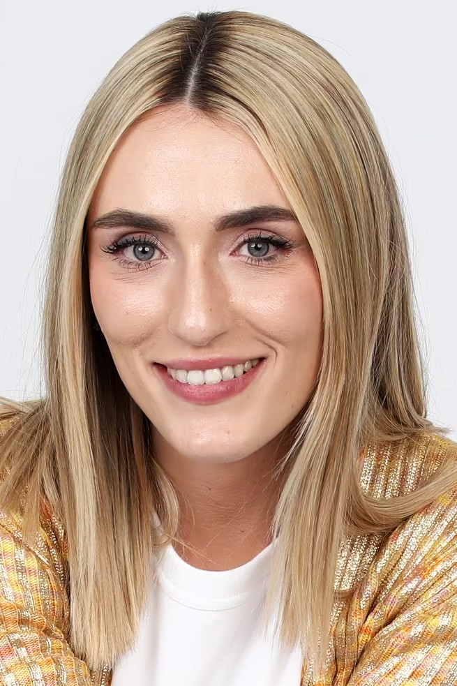 Mara Sattei backdrop