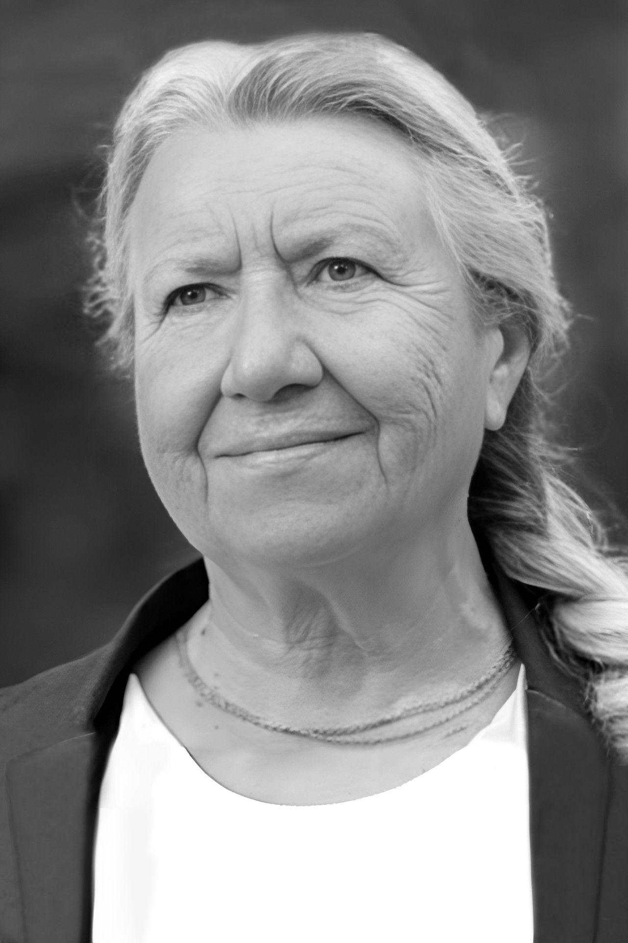 Mirella Vescovi Tenderini backdrop