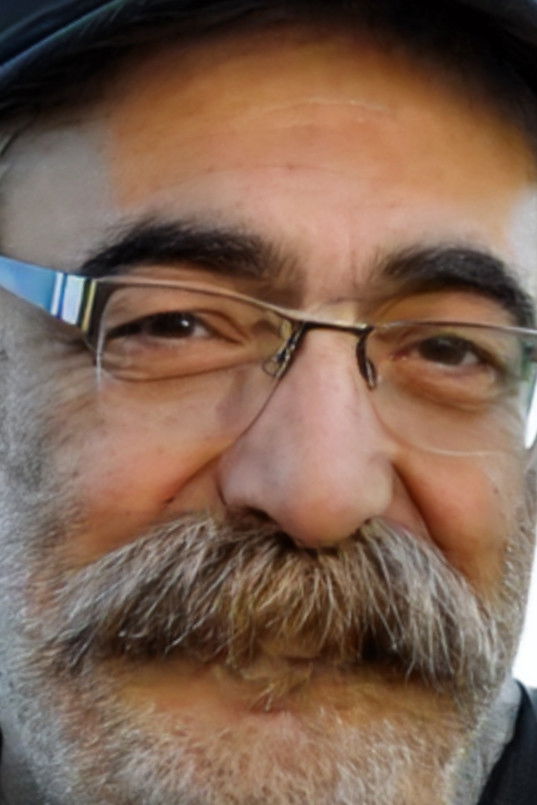 Yavuz Akçay backdrop