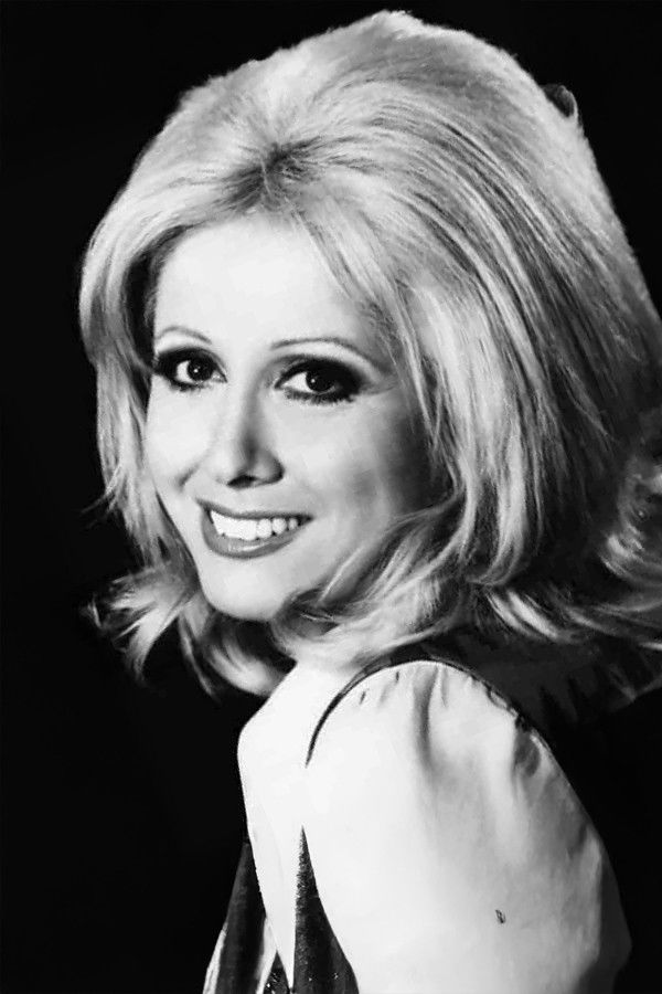 Behiye Aksoy backdrop