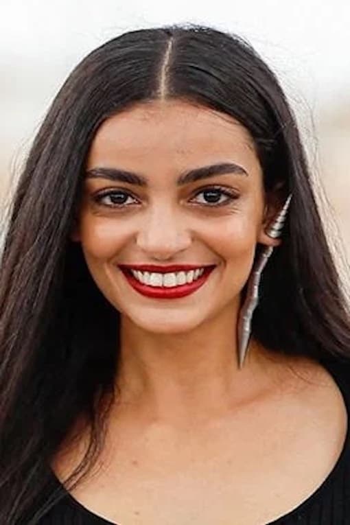 Meriem Amiar backdrop