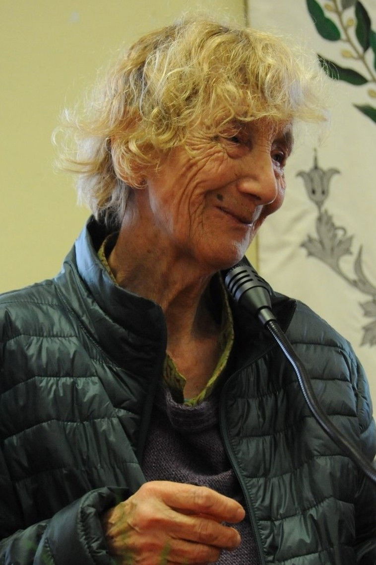 Paola Mazzetti backdrop