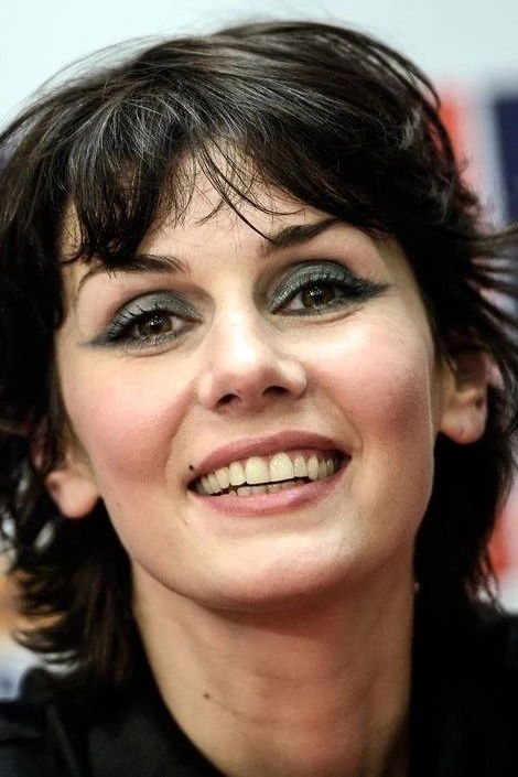 Emma Shapplin backdrop