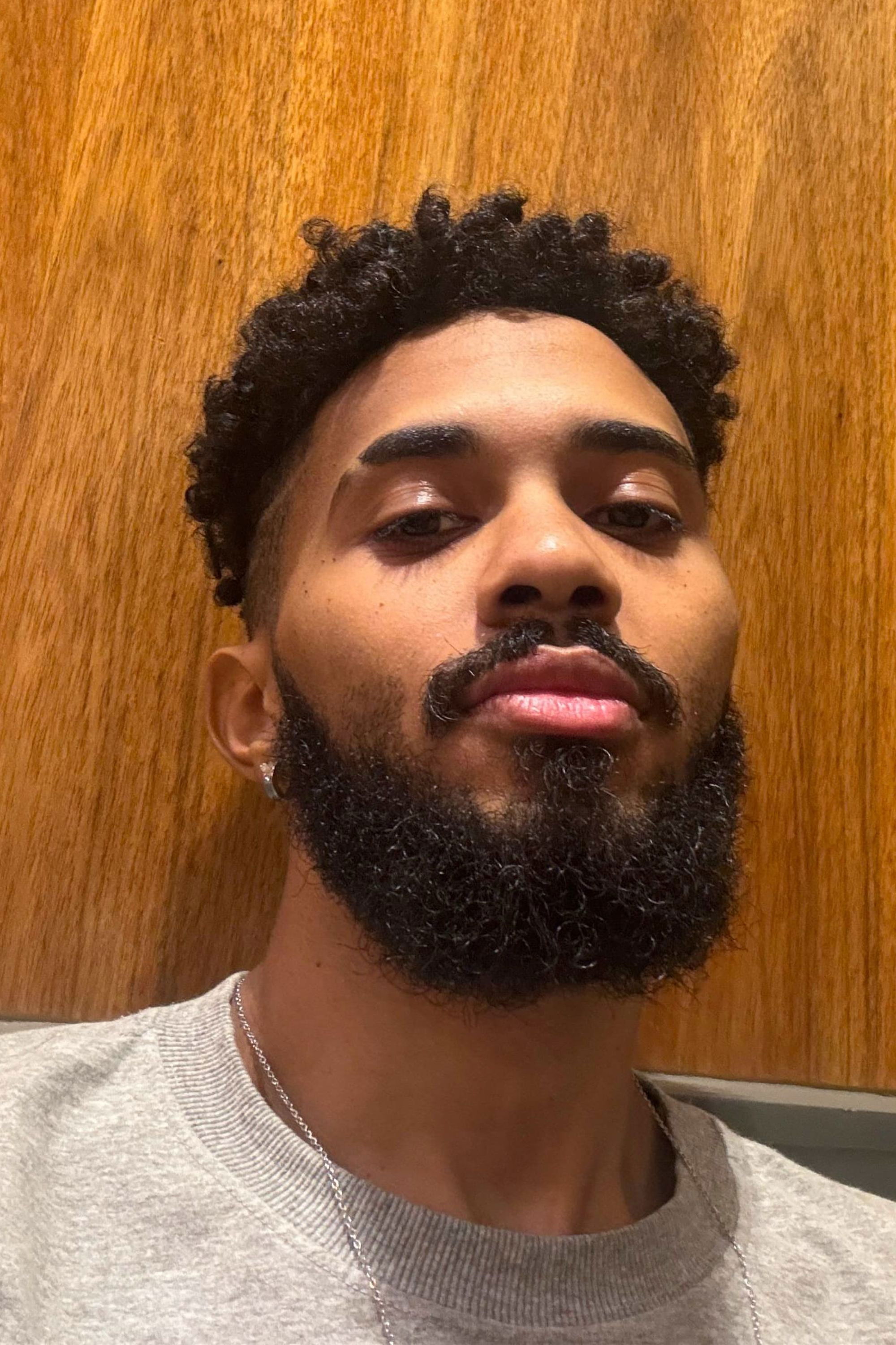 Thalys Maia backdrop