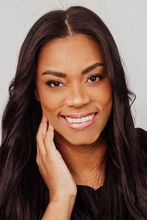 Elaine Martins backdrop