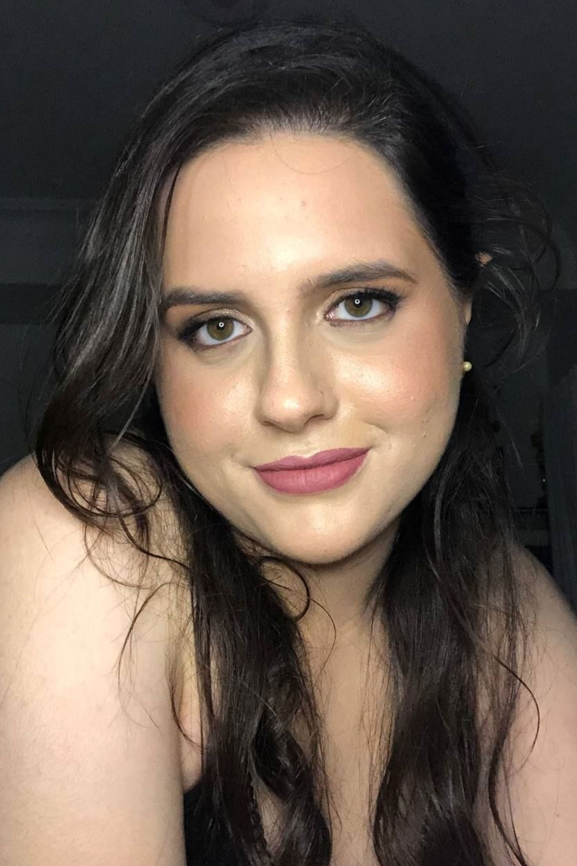 Julia Loureiro backdrop