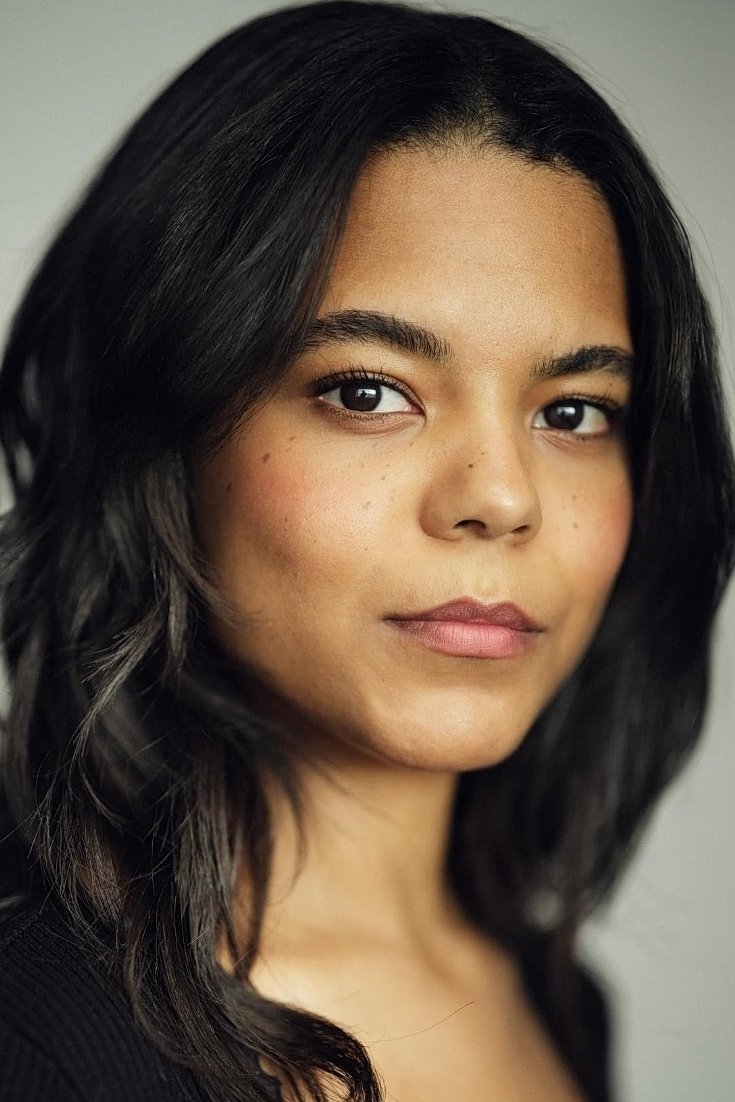 Sarah Junillon backdrop