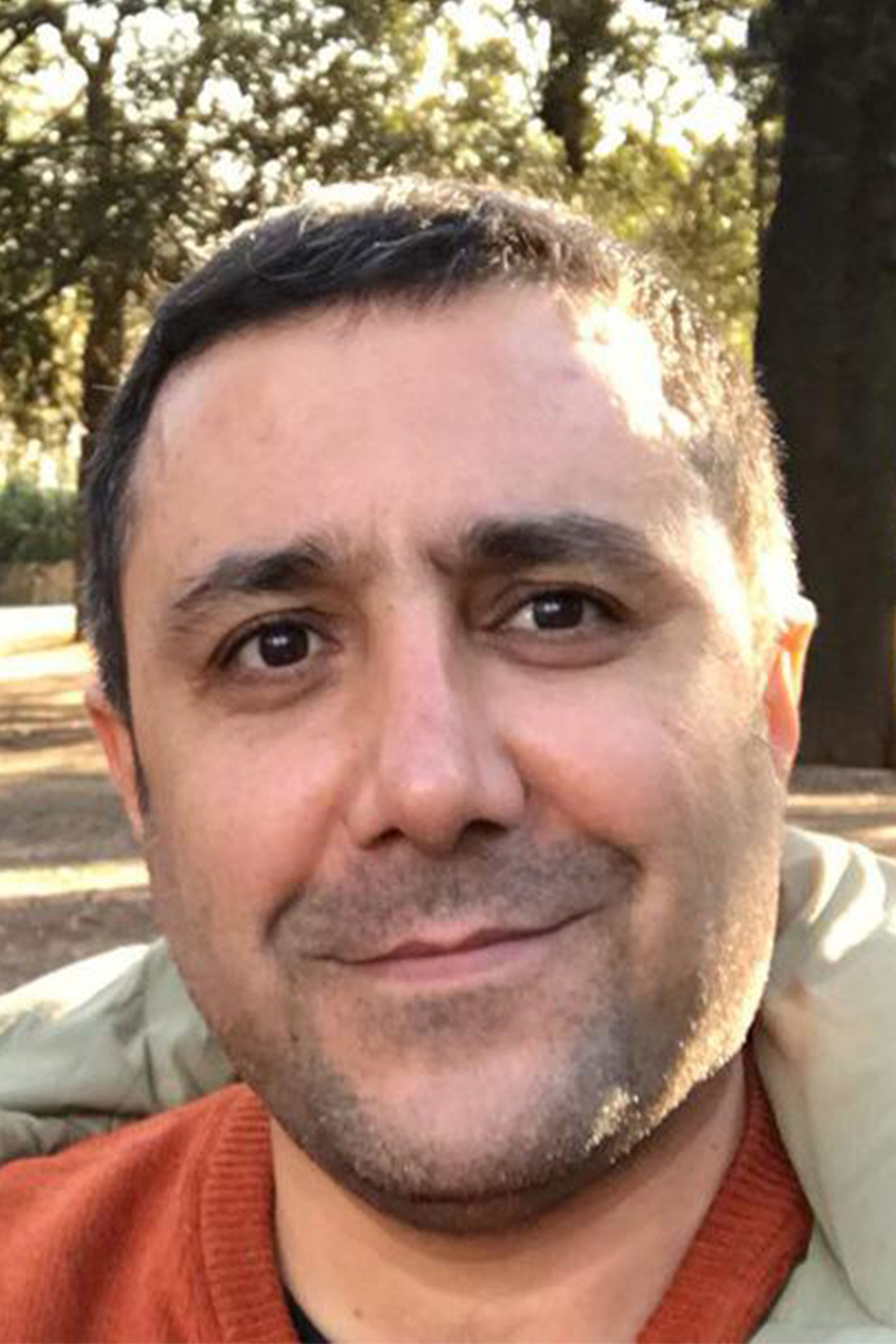 Reza Karimi backdrop