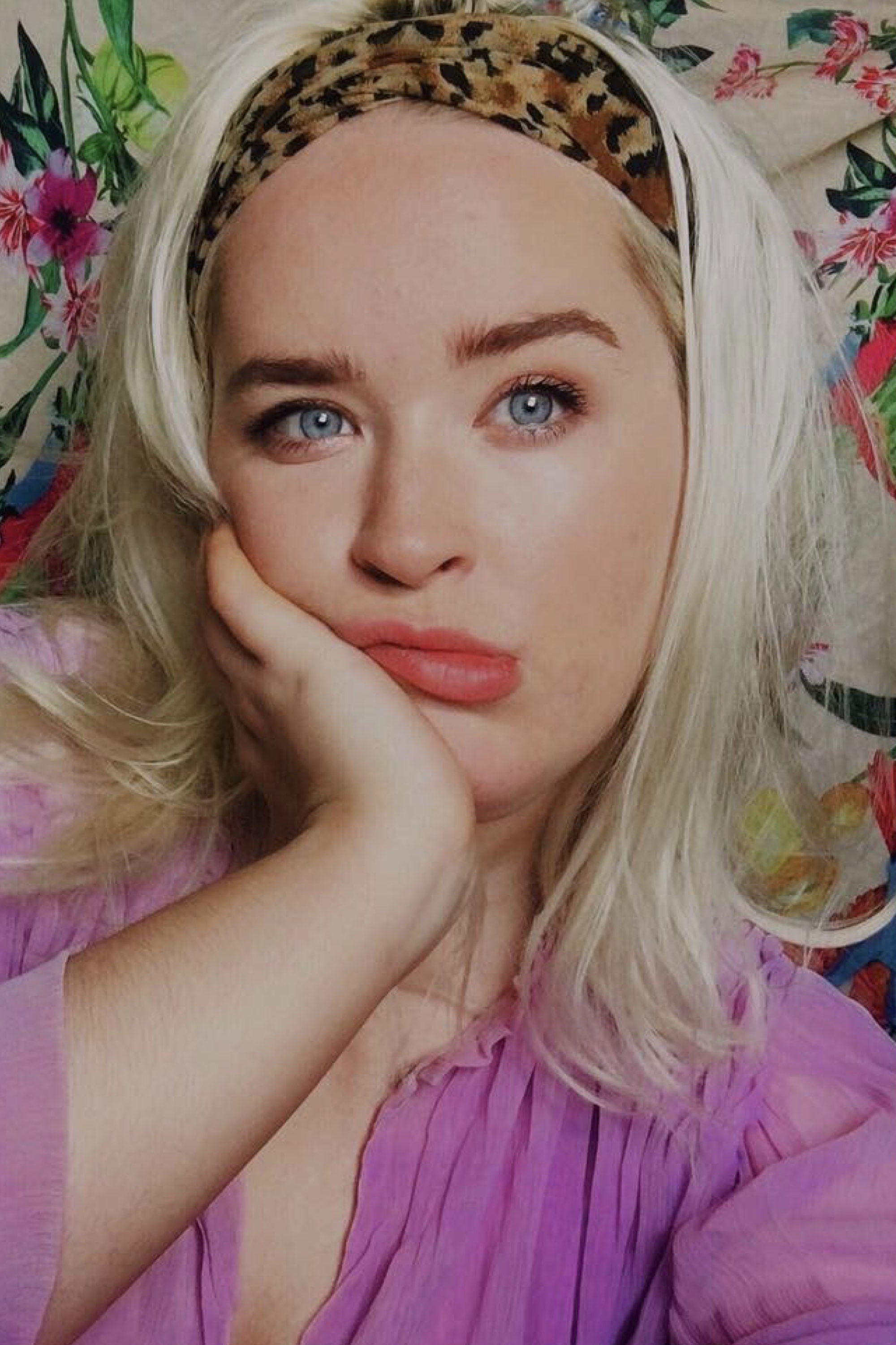 Eve Thomson backdrop