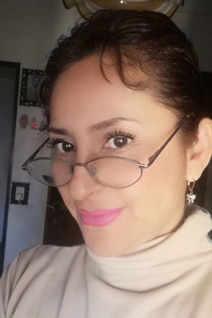 Angelica Feijoó backdrop