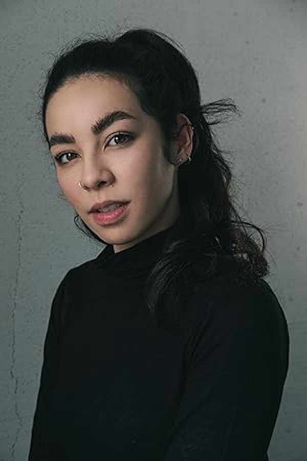 Yasmin Çoi backdrop