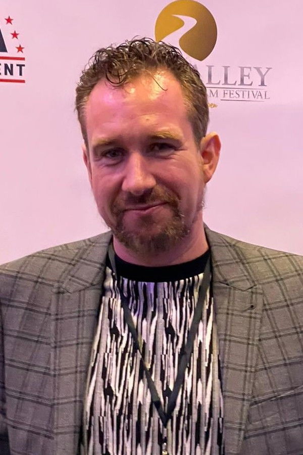 Mark Spayne backdrop