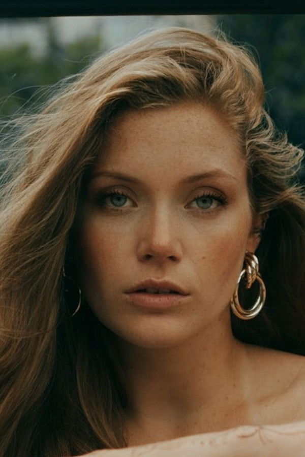 Stephanie Cubello backdrop