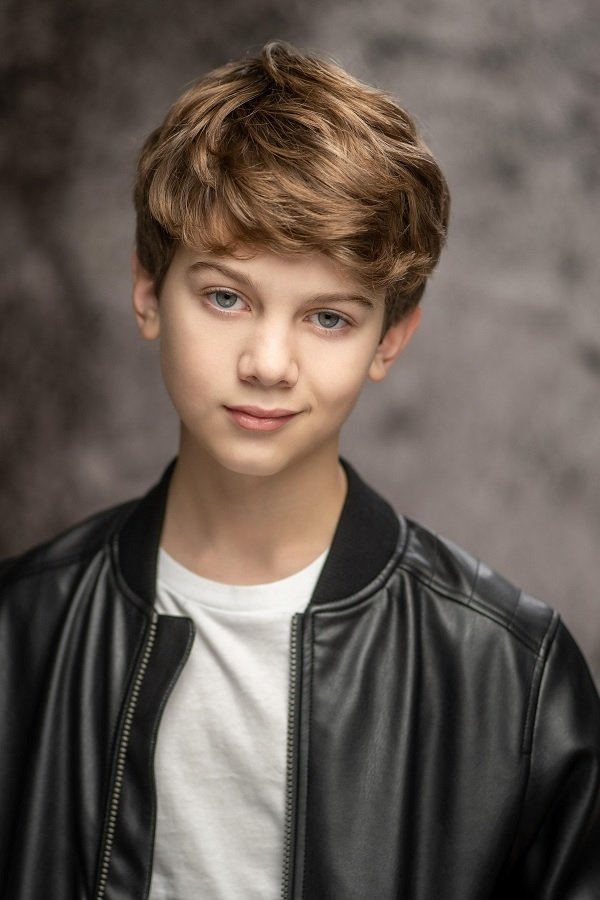 Daniel Lipka backdrop