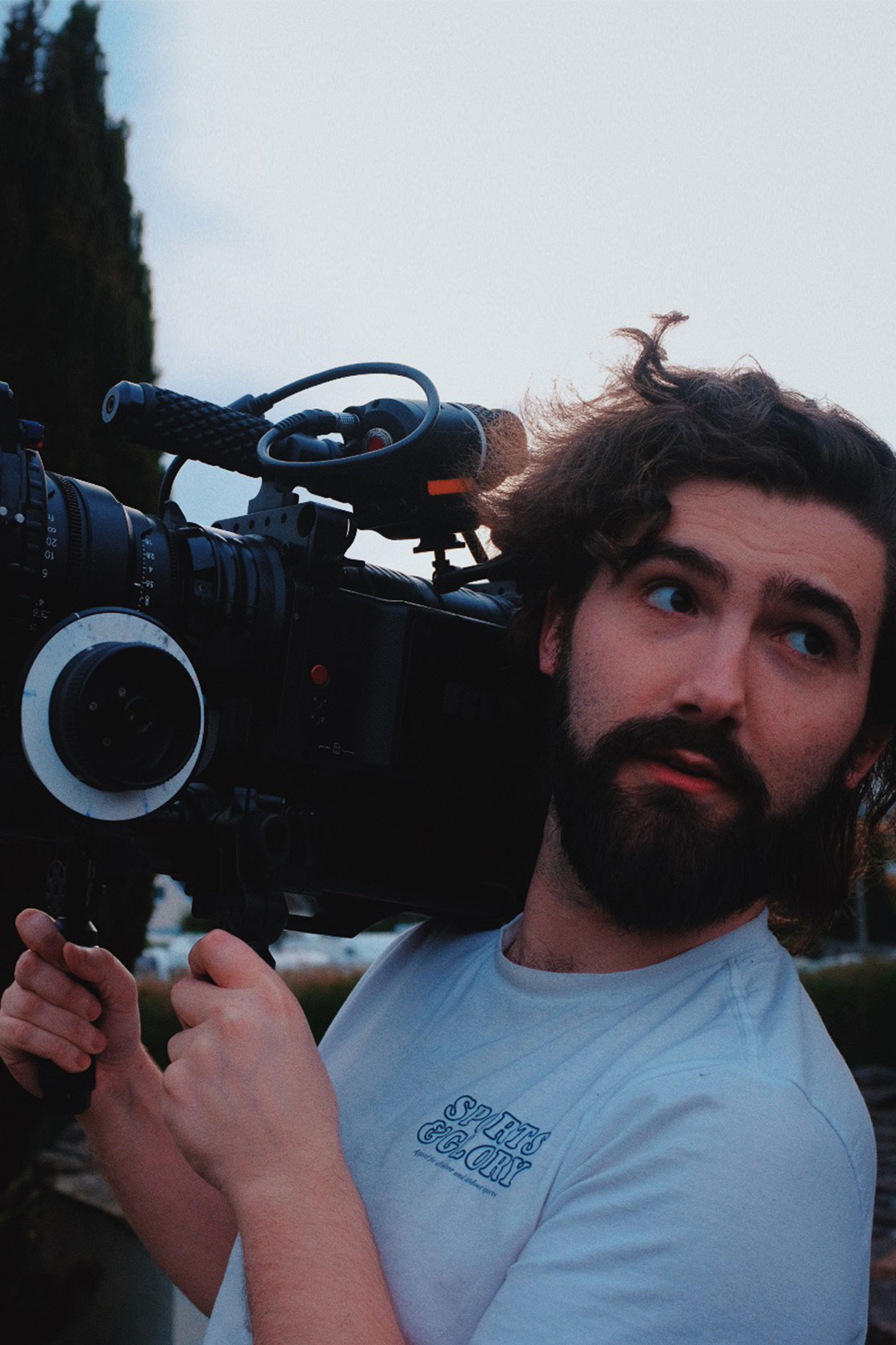 Tom Williams backdrop