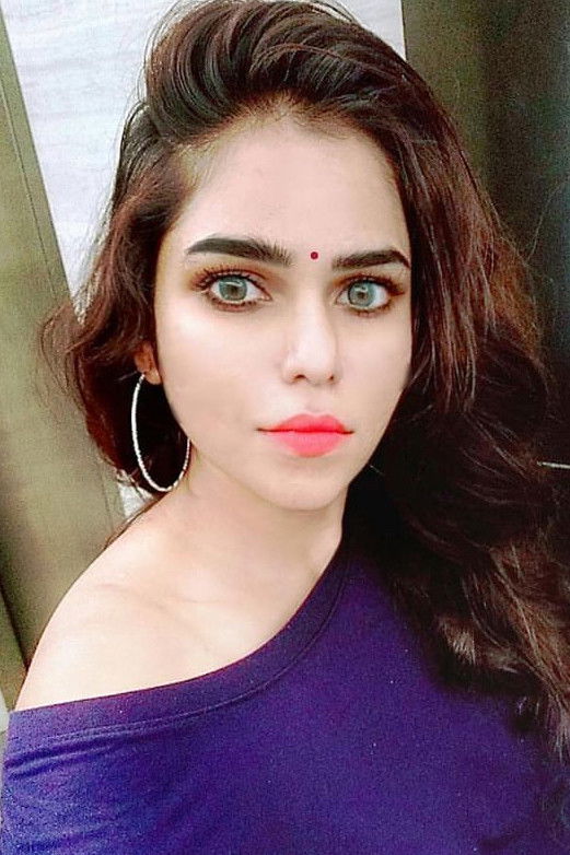 Maya Glammy backdrop