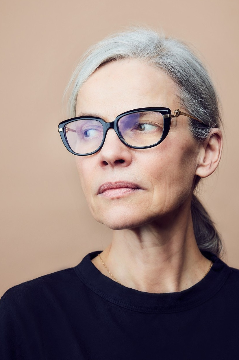 Angela Schanelec backdrop